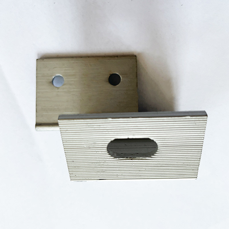 Trapezowy metalowy hak dachowy do montażu na panelu słonecznym Konstrukcja wspornika sprzętu