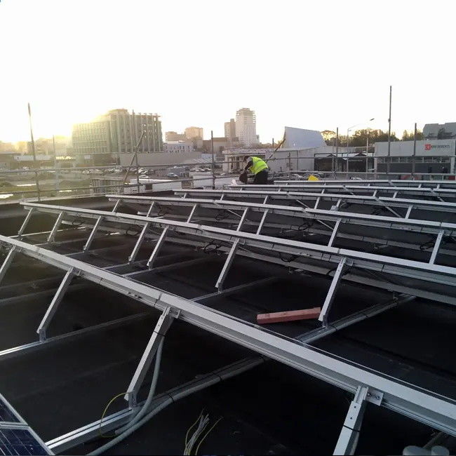 System montażu paneli słonecznych ze stali stopowej do instalacji słonecznych na płaskich dachach i na ziemi