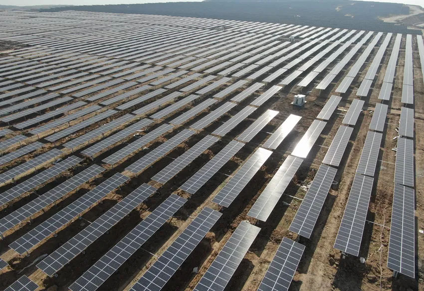 Algorytm AI śledzenia słońca w systemie śledzenia słonecznego Boyue zwiększa produkcję energii elektrycznej