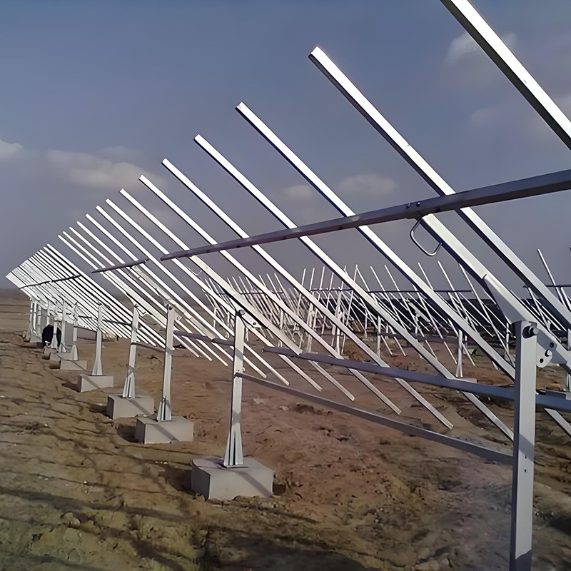 Wzmocnione uchwyty do montażu paneli słonecznych do rozwiązania montażu w ziemi z elastycznym połączeniem dla małych i dużych instalacji słonecznych