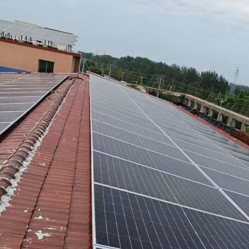 Wytrzymałe uchwyty do montażu paneli słonecznych na dachu z uniwersalnymi uchwytami stojącymi do trapezoidalnych dachów falistych i cynowych Łatwa instalacja