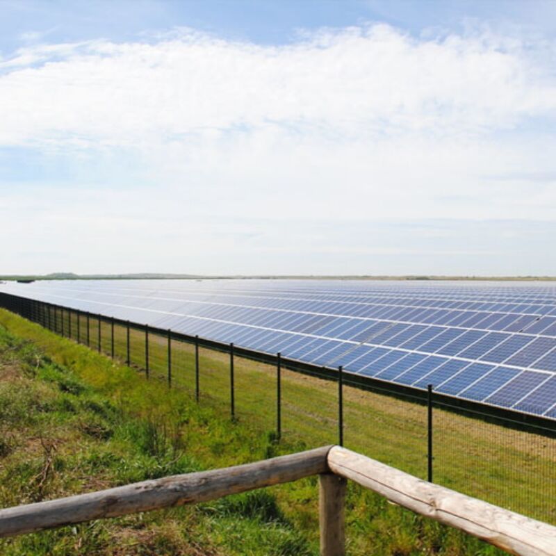Ciężkie podnośniki do montażu słonecznego na ziemi z wytłaczanymi szynami aluminiowymi i regulowanymi stopami montażowymi do precyzyjnego ustawienia